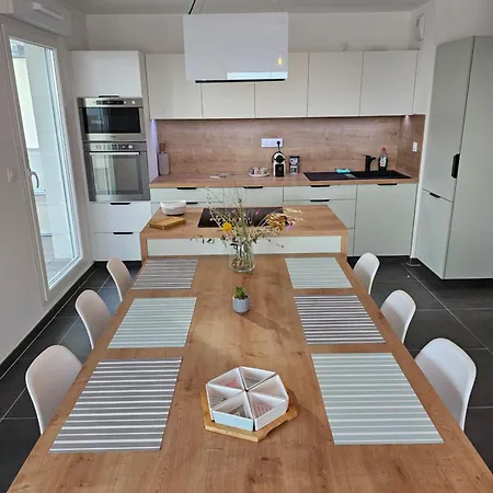 Comme Sur Un Bateau! *